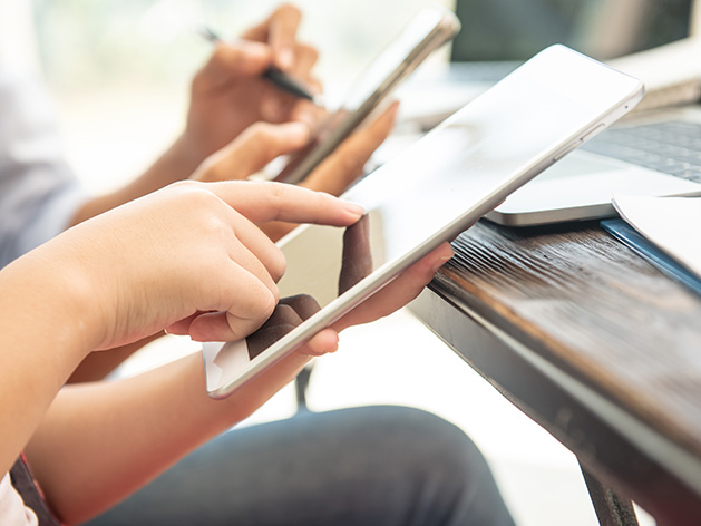 Ateliers numériques sur tablettes, smartphone pour découvrir les démarches du compte ameli